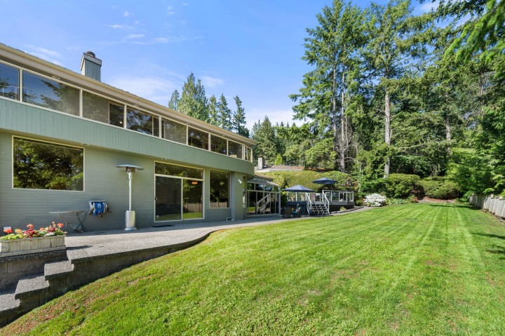 Photo 4 at 4406 Woodpark Road, West Vancouver