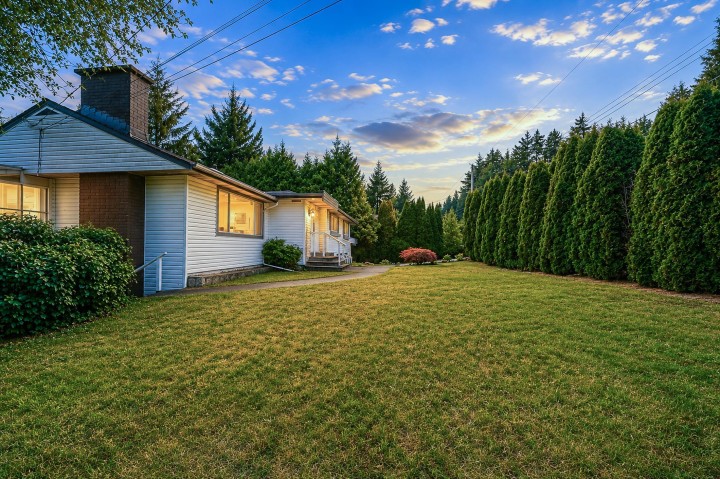 Photo 2 at 4380 Woodcrest Road, West Vancouver