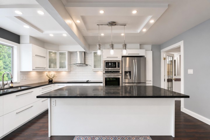 Photo 10 at 4380 Woodcrest Road, West Vancouver