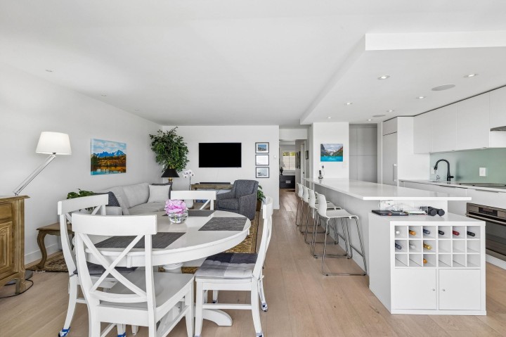 Photo 12 at 807 - 150 24th Street, Dundarave, West Vancouver
