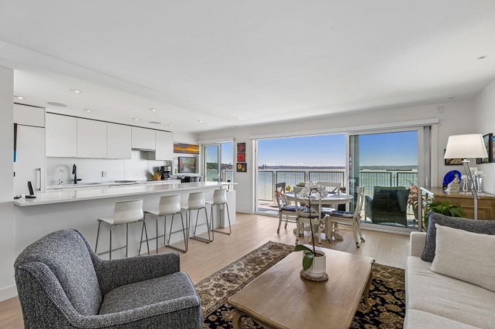 Photo 1 at 807 - 150 24th Street, Dundarave, West Vancouver