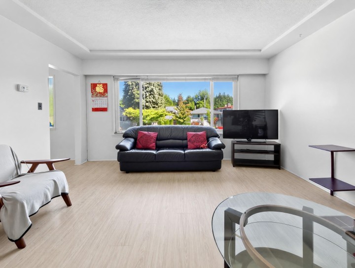 Photo 3 at 2514 E 27th Avenue, Collingwood VE, Vancouver East