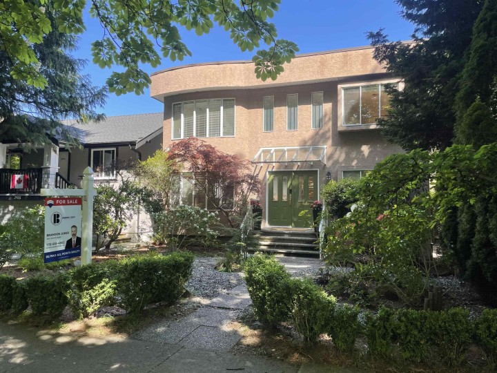 Photo 2 at 2945 W 12th Avenue, Kitsilano, Vancouver West