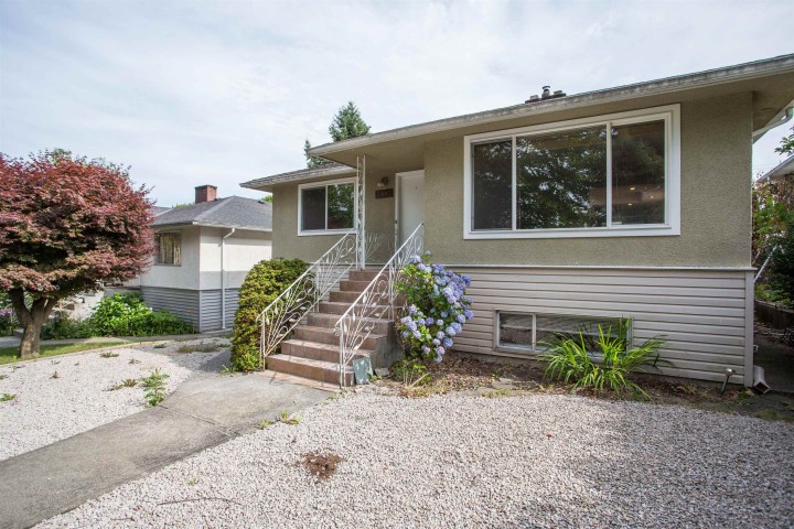Photo 3 at 2536 E 29th Avenue, Collingwood VE, Vancouver East