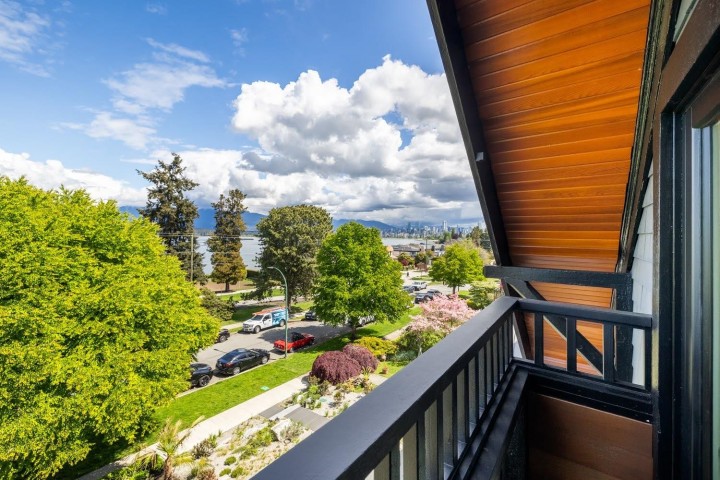 Photo 17 at 3240 W 1st Avenue, Kitsilano, Vancouver West