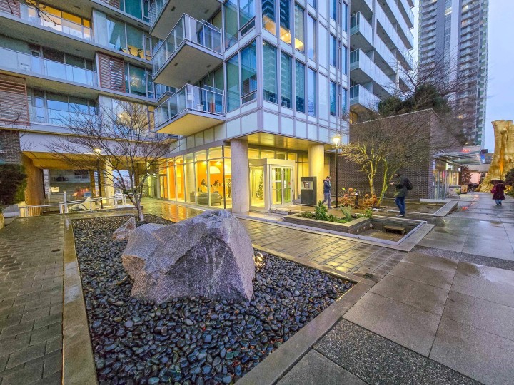Photo 3 at 901 - 8131 Nunavut Lane, Marpole, Vancouver West