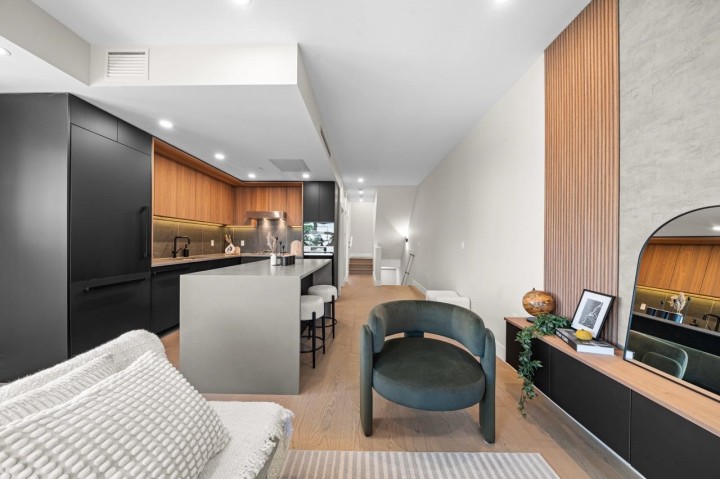 Photo 3 at 5 - 128 W Woodstock Avenue, Cambie, Vancouver West