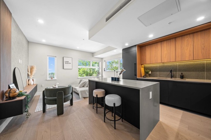 Photo 1 at 5 - 128 W Woodstock Avenue, Cambie, Vancouver West
