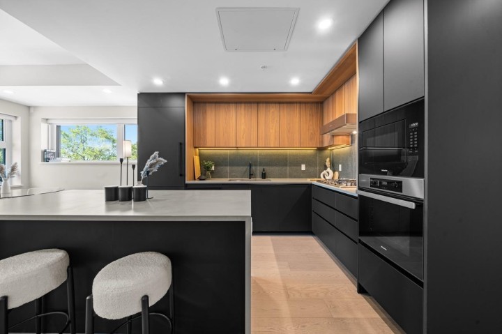 Photo 8 at 5 - 128 W Woodstock Avenue, Cambie, Vancouver West
