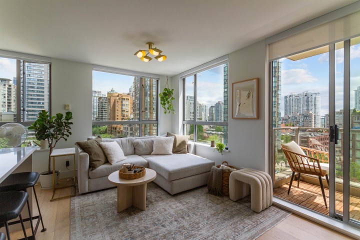 Photo 4 at 904 - 1225 Richards Street, Vancouver West