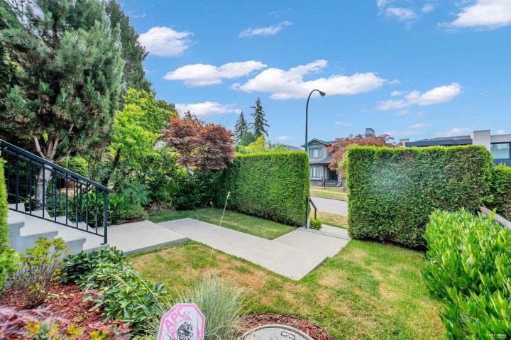 Photo 5 at 3581 W 32nd Avenue, Dunbar, Vancouver West