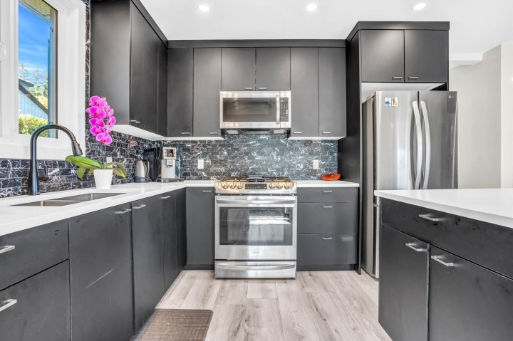 Photo 12 at 300 W Balmoral Road, Upper Lonsdale, North Vancouver