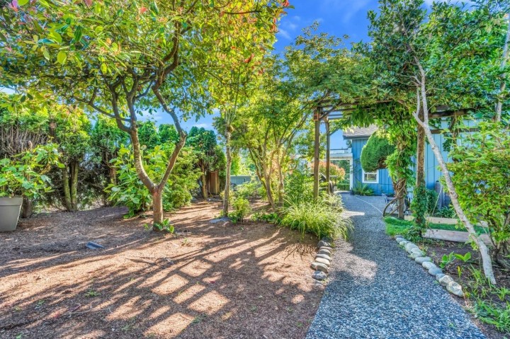 Photo 36 at 300 W Balmoral Road, Upper Lonsdale, North Vancouver