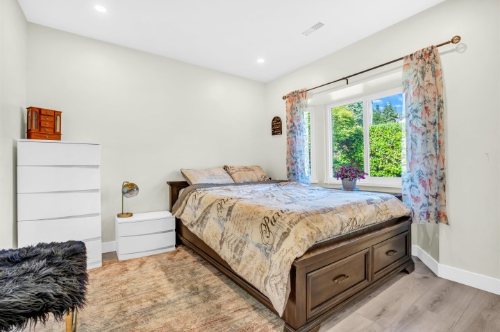 Photo 18 at 300 W Balmoral Road, Upper Lonsdale, North Vancouver