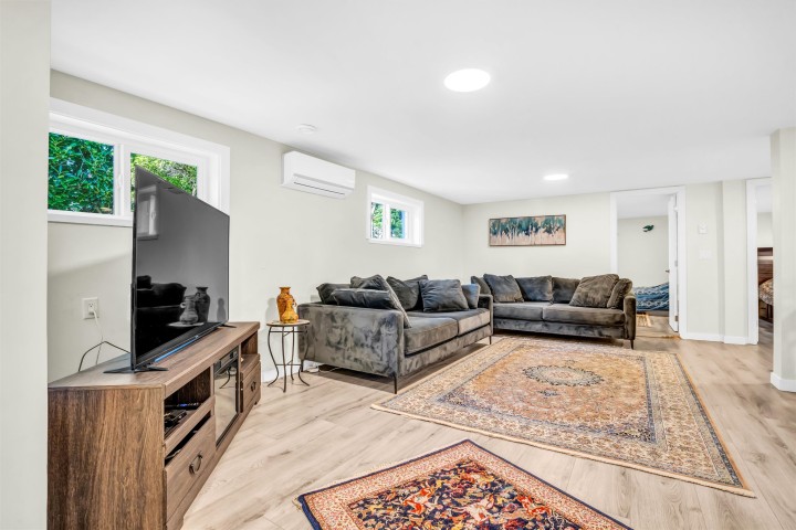 Photo 21 at 300 W Balmoral Road, Upper Lonsdale, North Vancouver