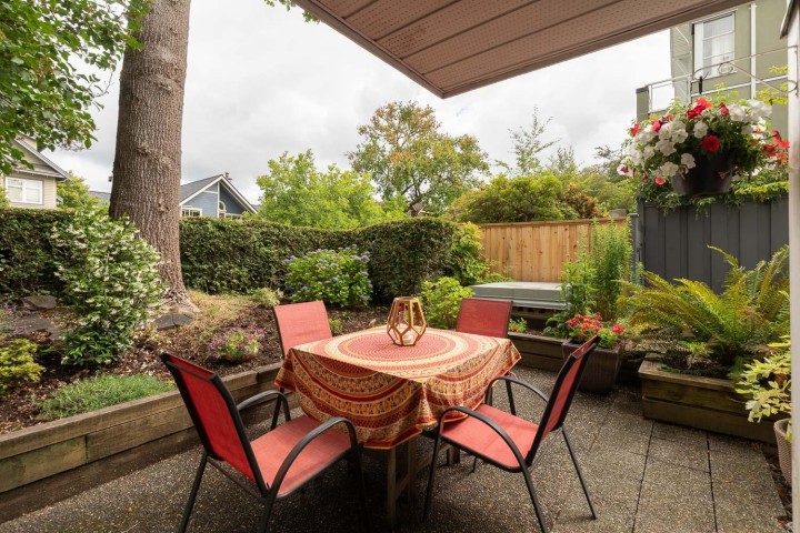 Photo 2 at 106 - 876 W 14th Avenue, Fairview VW, Vancouver West