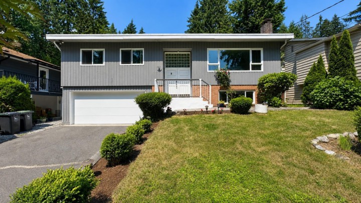 Photo 2 at 1398 Chamberlain Drive, Lynn Valley, North Vancouver
