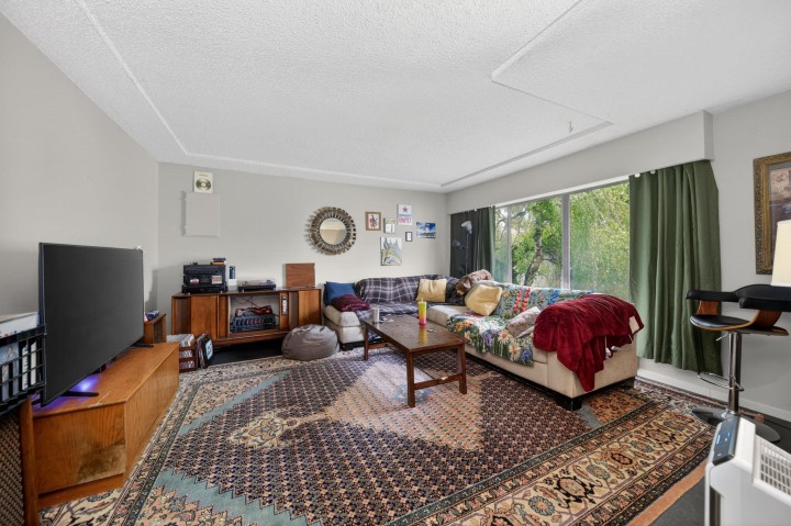 Photo 3 at 2112 E 46th Avenue, Killarney VE, Vancouver East