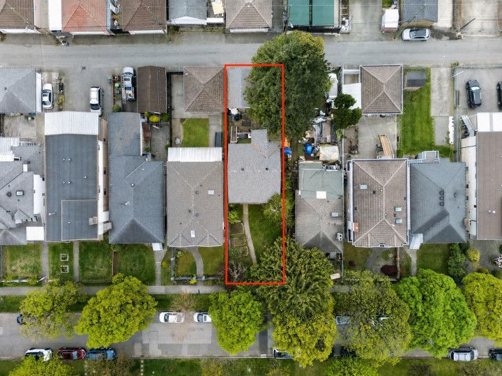 Photo 1 at 2112 E 46th Avenue, Killarney VE, Vancouver East