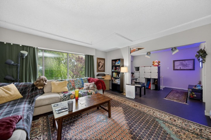 Photo 4 at 2112 E 46th Avenue, Killarney VE, Vancouver East