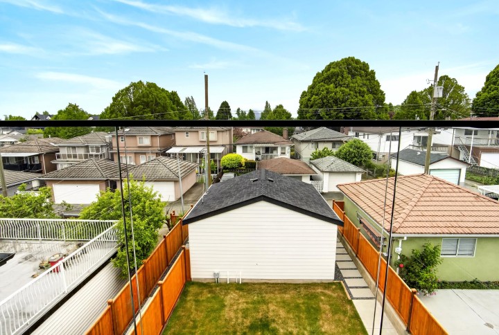 Photo 24 at 2 - 2741 E 7th Avenue, Renfrew VE, Vancouver East