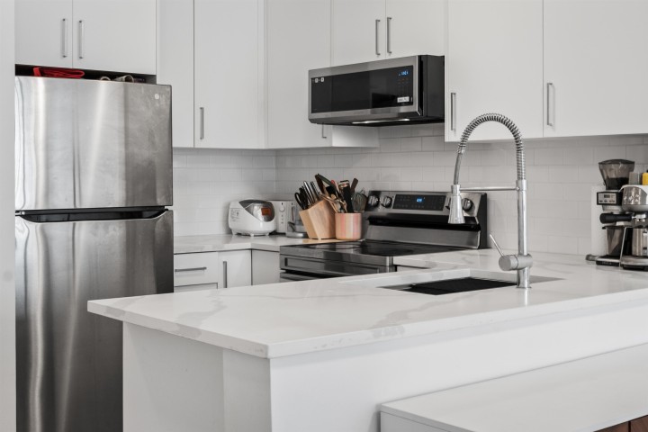 Photo 13 at 302 - 5818 Lincoln Street, Vancouver East