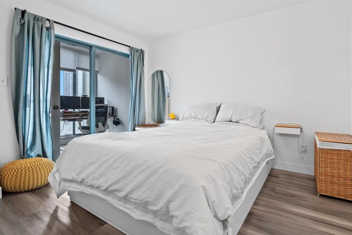 Photo 20 at 302 - 5818 Lincoln Street, Vancouver East