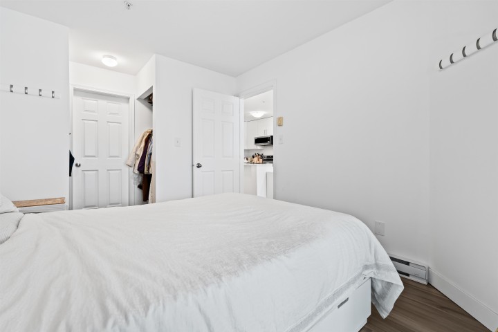 Photo 21 at 302 - 5818 Lincoln Street, Vancouver East