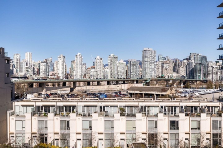 Photo 17 at 712 - 1887 Crowe Street, False Creek, Vancouver West