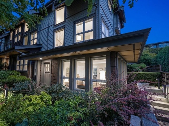 Photo 1 at 2982 Chesterfield Avenue, Upper Lonsdale, North Vancouver