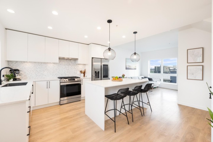 Photo 1 at 444 - 545 E 2nd Street, Lower Lonsdale, North Vancouver