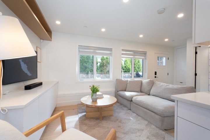 Photo 9 at 1026 E 13th Avenue, Mount Pleasant VE, Vancouver East