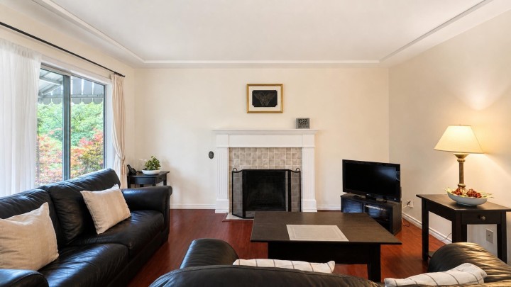 Photo 6 at 2965 E 8th Avenue, Renfrew VE, Vancouver East