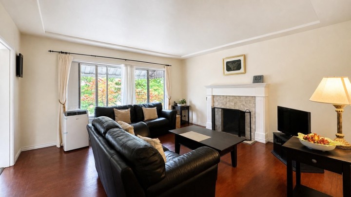 Photo 5 at 2965 E 8th Avenue, Renfrew VE, Vancouver East