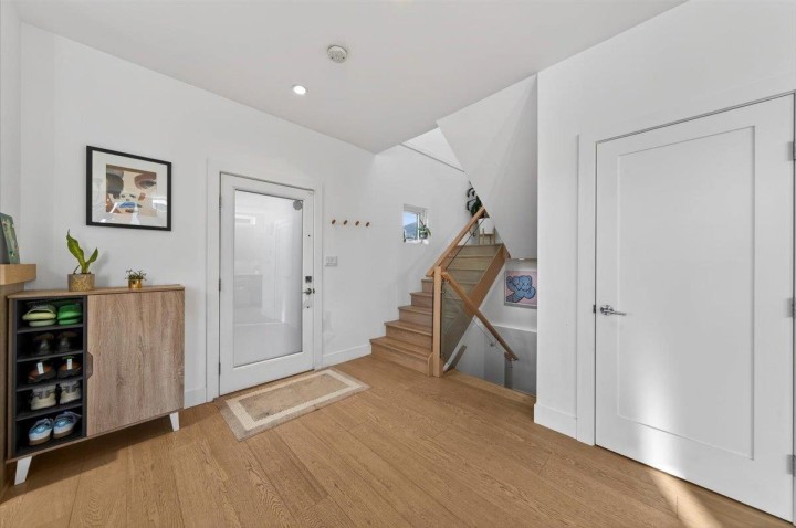Photo 3 at 2 - 252 E 19th Street, Central Lonsdale, North Vancouver