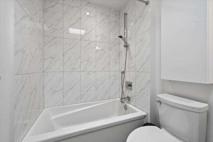 Photo 18 at 2 - 252 E 19th Street, Central Lonsdale, North Vancouver
