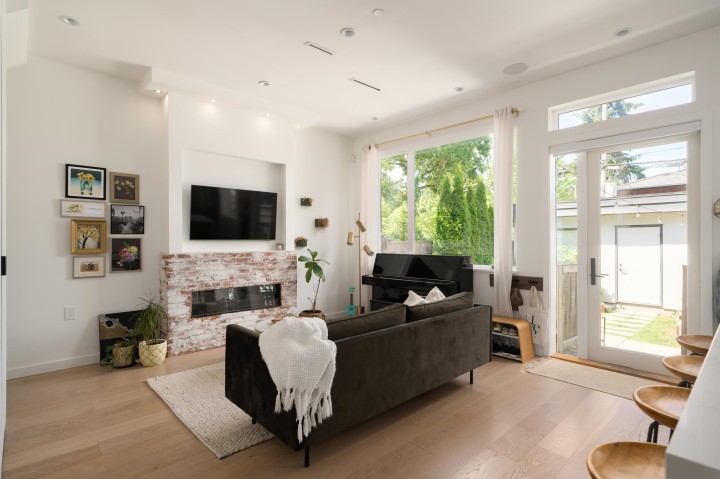 Photo 12 at 5325 Chester Street, Fraser VE, Vancouver East