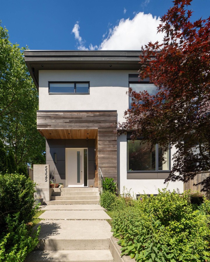 Photo 3 at 5325 Chester Street, Fraser VE, Vancouver East