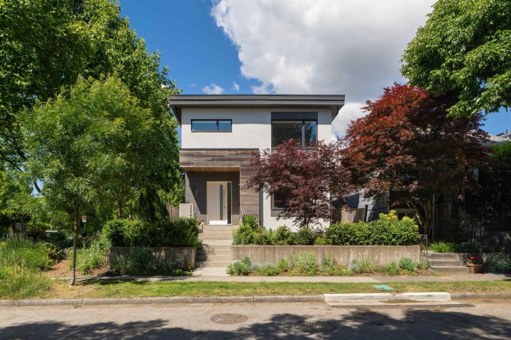 Photo 1 at 5325 Chester Street, Fraser VE, Vancouver East