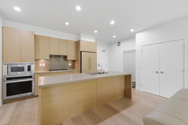 Photo 8 at 506 - 3606 Aldercrest Drive, Roche Point, North Vancouver