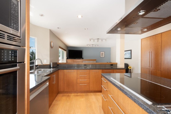 Photo 3 at 4895 Northwood Drive, Cypress Park Estates, West Vancouver
