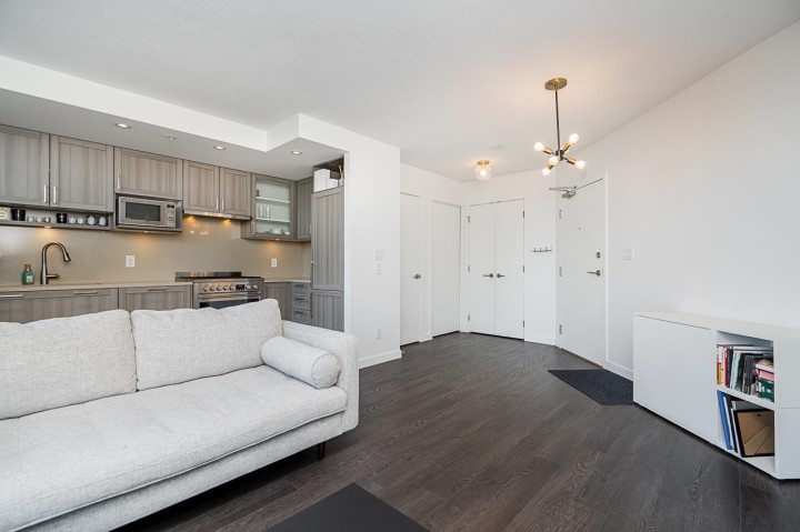 Photo 3 at 1006 - 5470 Ormidale Street, Collingwood VE, Vancouver East