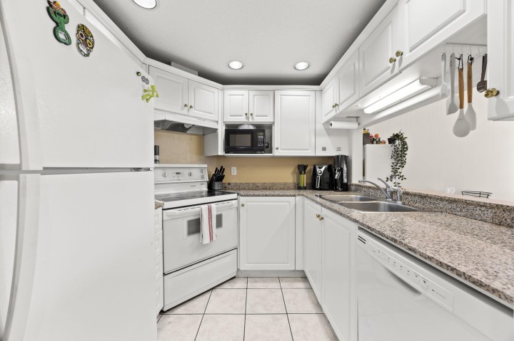 Photo 15 at 104 - 177 W 5th Street, Lower Lonsdale, North Vancouver