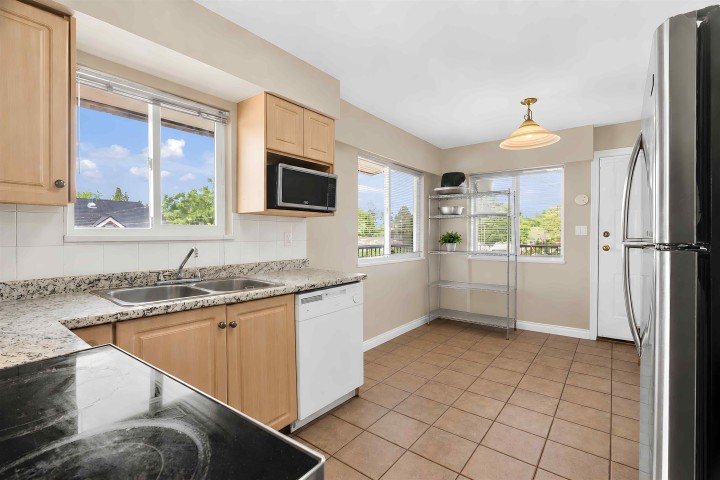 Photo 13 at 1020 E King Edward Avenue, Fraser VE, Vancouver East