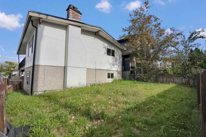 Photo 36 at 1020 E King Edward Avenue, Fraser VE, Vancouver East