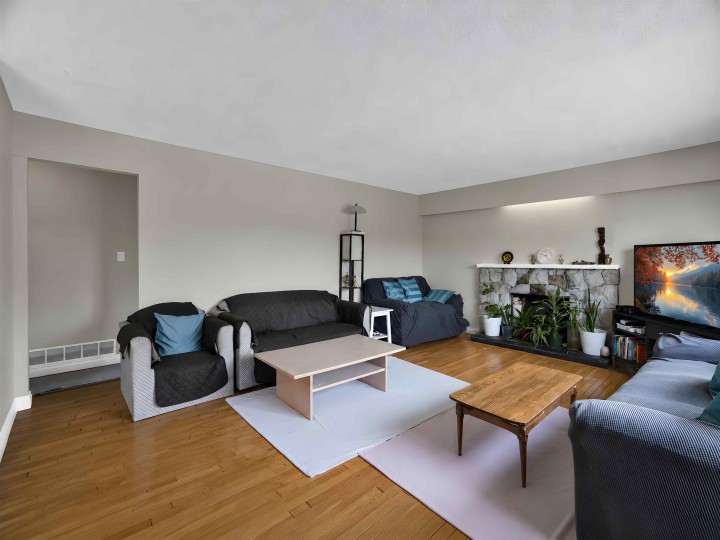 Photo 9 at 1020 E King Edward Avenue, Fraser VE, Vancouver East