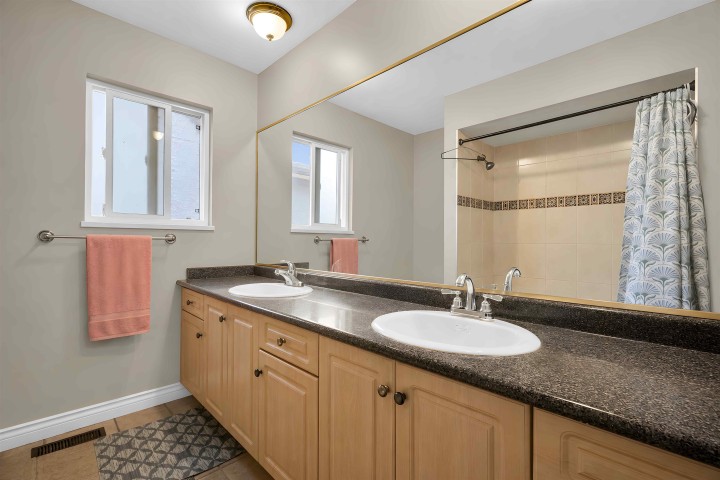 Photo 24 at 1020 E King Edward Avenue, Fraser VE, Vancouver East