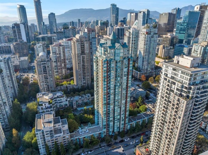 Photo 12 at 805 - 939 Homer Street, Yaletown, Vancouver West