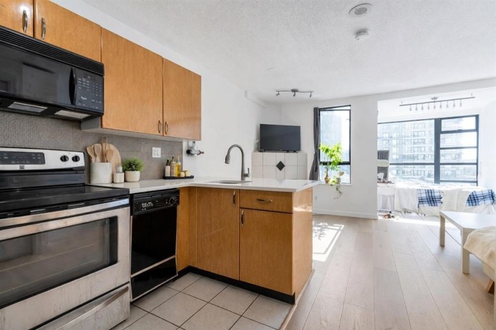 Photo 1 at 805 - 939 Homer Street, Yaletown, Vancouver West
