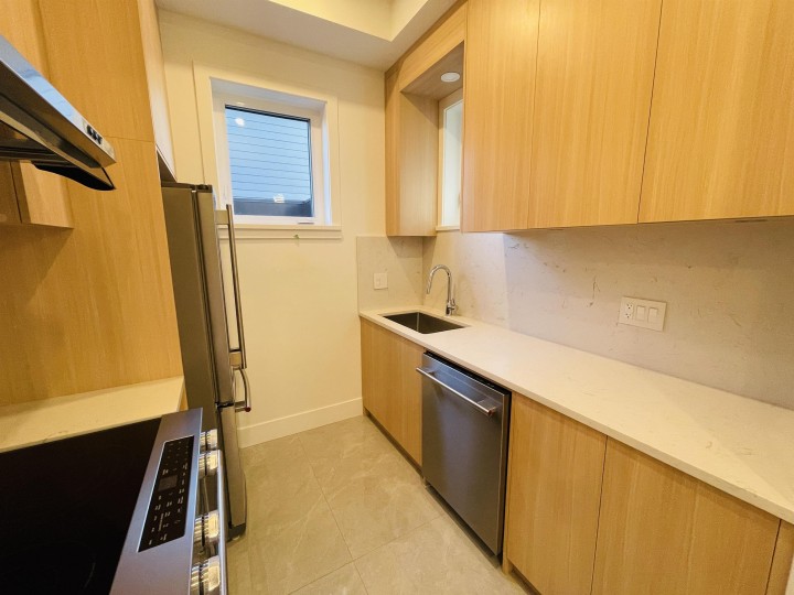 Photo 5 at 2 - 2452 Harrison Drive, Fraserview VE, Vancouver East